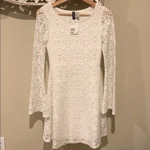 White lace long sleeve dress